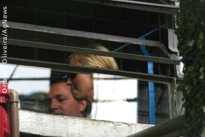 Madonna faz visita à ONG Meninos do Morumbi