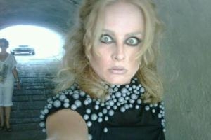 Angélica posta foto estranha em seu Twitter