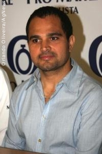 Cantor Luciano compra casa na Disney