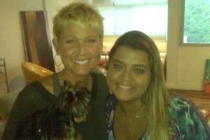 Preta Gil recebe Xuxa em sua casa