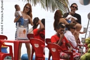 Mariah Rocha passeia com o filho