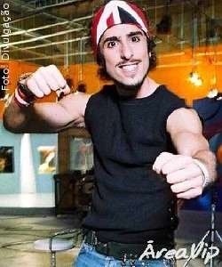 Marcos Mion faz festa em São Paulo