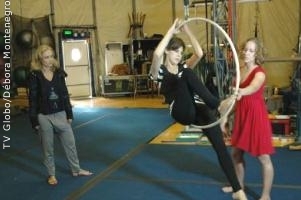 Angélica vai ao circo com Bárbara Paz