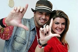 Latino dá carro a bailarina do Faustão e Mirella tem ataque de nervos