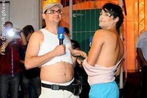 Humoristas do Pânico na TV satirizam BBBs em evento de beleza