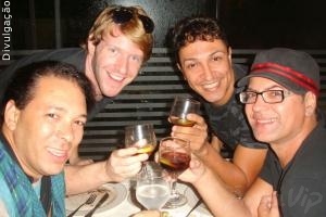 Dicesar e Michel jantam em churrascaria no Rio