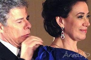 Viver a Vida: Antes da cerimônia, Marcos procura Tereza