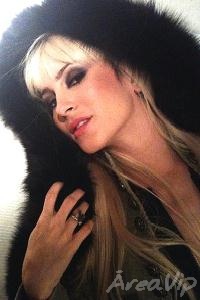 Claudia Leitte muda visual
