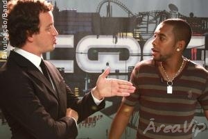 Jogador Robinho enfrenta o “CQTeste”, no CQC