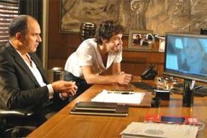 Escrito nas Estrelas: Daniel liga micro e Ricardo se assusta