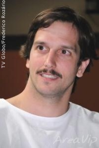 Vladimir Brichta venderá muamba em série da Globo