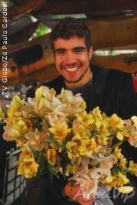 Caio Castro vive o popular Edgar em “Tititi”