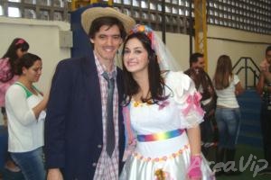Francine Piaia e Dan Torres se casam em evento beneficente