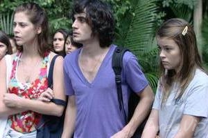 Malhação: Cristiana briga com todo mundo por causa de Bernardo