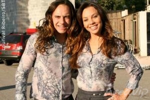 Carla Marins usa dublê em gravação de atropelamento em “Uma Rosa com Amor”