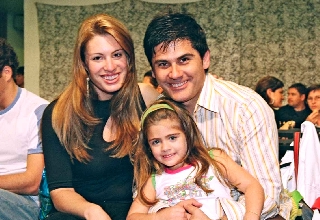 Personalidades marcam presença no Desfile da Miss Blumarine em São Paulo