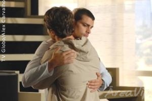 Passione: Sinval perdoa Danilo