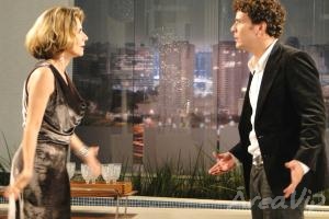 Passione: Stela manda Agnello ir embora da casa dela