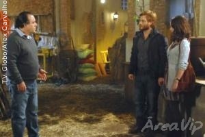 Passione: Adamo sai de casa para ficar com Francesca