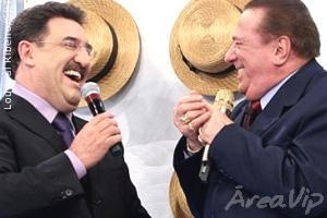 Ratinho participa do quadro “Para Quem Você Tira o Chapéu?” do programa Raul Gil