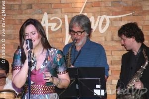 Raul Mascarenhas toca com a filha Mariana Belém