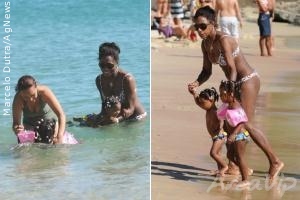 Glória Maria curte com as filhas em praia de Búzios