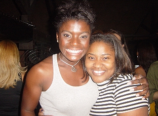 Artistas se reúnem em bar paulistano