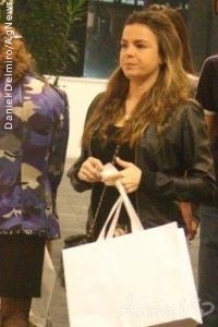 Viviane Sarahyba é clicada em shopping carioca