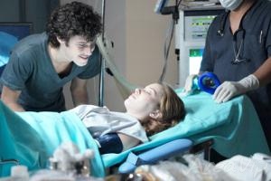 Escrito nas Estrelas: Daniel e Athael acompanham de perto a inseminação artificial de Viviane