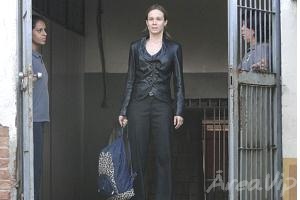 Passione: Clara sai da cadeia