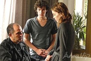 Escrito nas Estrelas: Daniel descobre que é filho de Vicente