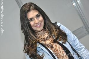 Fernanda Paes Leme muda visual para novo trabalho