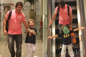 Murilo Benício se diverte com o filho em shopping