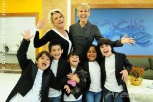 Ana Maria Braga recebe Xuxa para o dia das crianças