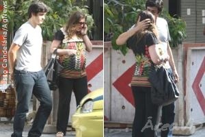 Mateus Solano passeia com a mulher grávida