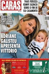 Adriane Galisteu mostra seu filho Vittório, em capa de revista