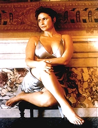 Fafá de Belém veste modelo exclusivo de  Lino Verdigueiro para o Teleton 2004