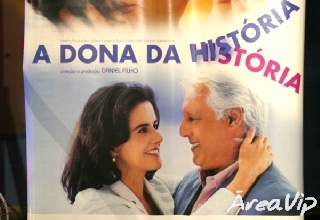 VIPs conferem pré-estréia ”A dona da História”
