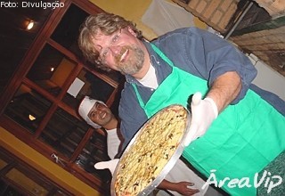 Personalidades comemoram o Dia da Pizza, em São Paulo