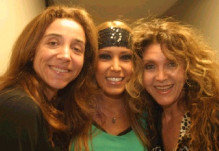 Cantora Duda canta Roberto e encanta platéia Vip