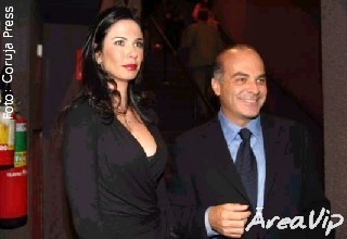 Vips marcam presença na pré-estréia de O Fantasma da Ópera em São Paulo