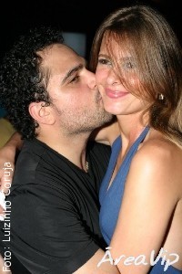 Personalidades conferem Zezé di Camargo e Luciano no Olympia